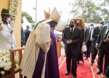Le président Camerounais Paul Biya célébré par l’OMS