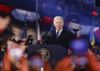 Biden s’engage à ce que la Russie ne gagne pas en Ukraine et salue la résilience de Kiev