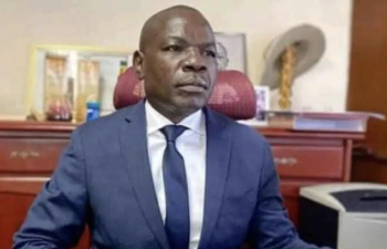 Amougou Belinga inculpé dans l’affaire du meurtre du journaliste Martinez Zogo et conduit à la prison de Kondengui