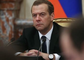 Drones abattus au-dessus du Kremlin: l’ex-président Dmitri Medvedev appelle à « éliminer » Zelensky