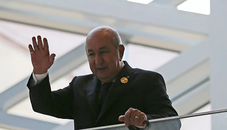Le Président algérien entame une visite officielle de trois jours en Russie.