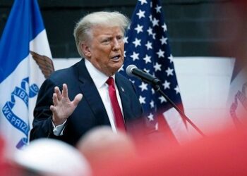 Donald Trump fustige l’attitude US en Ukraine: « Nous sommes très proches d’une guerre nucléaire »