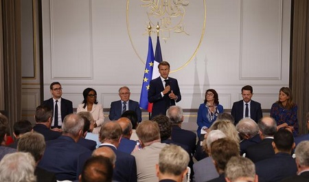 Émeutes en France: Macron annonce une loi d’urgence pour accélérer la reconstruction