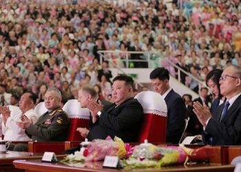 Kim Jong-un fait étalage de toute sa puissance militaire lors de la visite de Sergei Shoigu