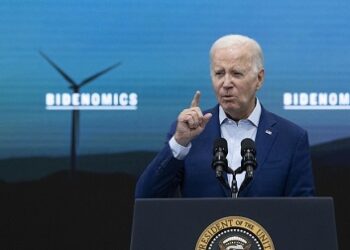Guerre économique: Biden restreint les investissements américains dans l’IA en Chine, Pékin proteste