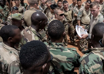 Coup d’État: seules «les autorités nigériennes légitimes» peuvent dénoncer les accords militaires, estime la France