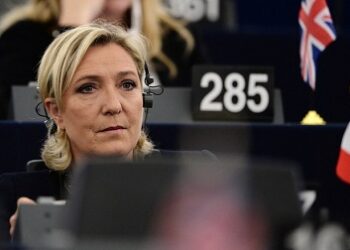 Emplois présumés fictifs : procès requis contre la famille Le Pen et 26 autres personnes