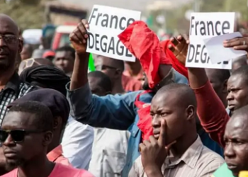 La France a creusé sa tombe avec ses dents en Afrique