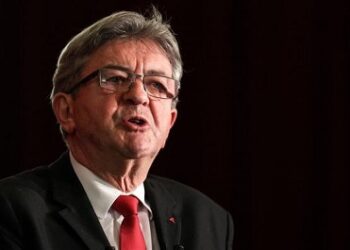 Au Maroc, Mélenchon appelle la France à «tourner la page de l’arrogance»