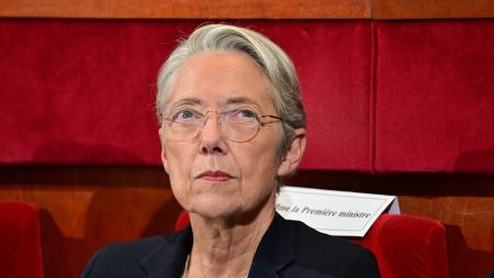 France : Élisabeth Borne a remis la démission de son gouvernement, acceptée par Emmanuel Macron