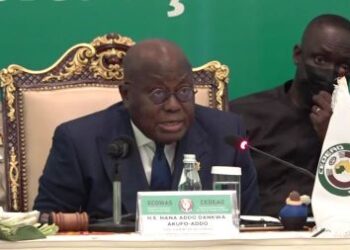 Ghana: un accident du cortège présidentiel fait un mort et plusieurs blessés