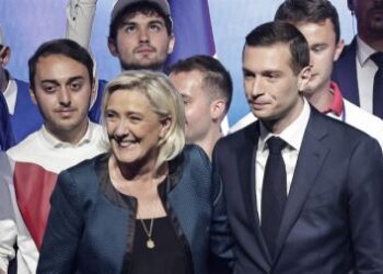 Le Kremlin dit suivre «de très près les élections en France»