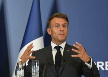 Vu du Royaume-Uni. Non, il n’y a ni coup de force ni déni de démocratie dans l’attitude de Macron