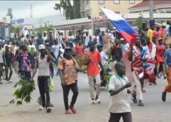 Manifestations au Nigéria : Varsovie demande de libérer les 7 Polonais