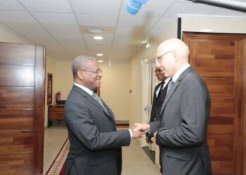 En visite au Cameroun, Volker Türk souligne l’importance de mettre fin à l’impunité