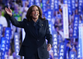 Kamala Harris accepte l’investiture démocrate et promet d' »unir » les Américains