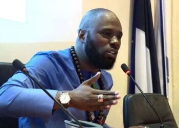 Soupçons d&rsquo;ingérence étrangère: Kemi Seba arrêté et placé en garde à vue à Paris, a été remis en liberté quelques jours après