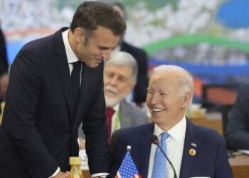 Autorisation américaine de frapper en Russie : «une décision tout à fait bonne», selon Macron