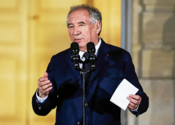 François Bayrou à Matignon: le premier ministre qui a fini par s’imposer à Emmanuel Macron