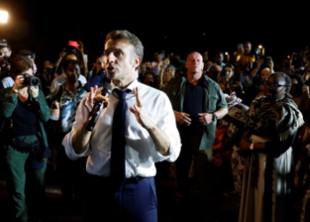 Sinistre à Mayotte: «Si ce n&rsquo;était pas la France, vous seriez 10 000 fois plus dans la merde» a dit Macron