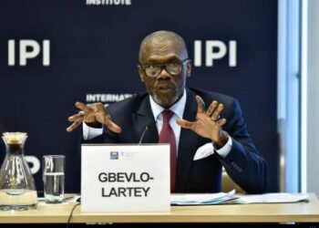 Le Ghana nomme Larry Gbevlo-Lartey comme « Envoyé spécial » auprès de l’AES