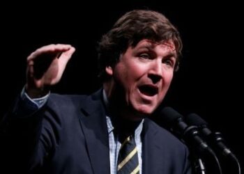 L’administration Biden a «essayé de tuer Poutine», accuse Carlson