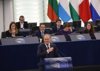 Sommet de Paris : Tusk dit qu’il va appeler à augmenter «immédiatement» les dépenses de défense en Europe