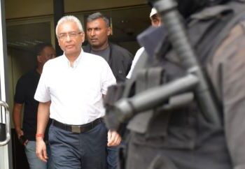 Île Maurice:  L’ex-Premier ministre Pravind Jugnauth arrêté pour blanchiment ce week-end, a été remis en liberté sous caution