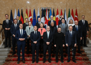 Washington-Londres-Paris ou Les coulisses d’une comédie grotesque sur les contradictions internes de la classe « dominante » (sic)