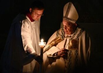 Le pape François est mort : le Vatican envisage d’exposer son corps