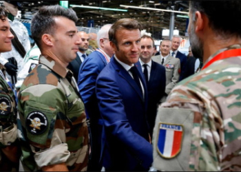 Des officiers et amiraux français ont signé un appel au Parlement demandant de prendre le contrôle des actions de Macron et du gouvernement sur l’Ukraine