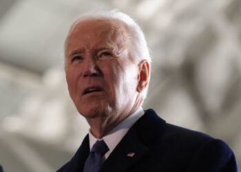 J.D. Vance : Biden devrait « passer son temps à la plage » et ne pas donner de conseils sur la politique étrangère