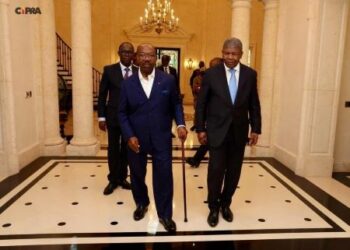Déchu en août 2023, l’ex-président gabonais Ali Bongo est arrivé en Angola avec son épouse et son fils