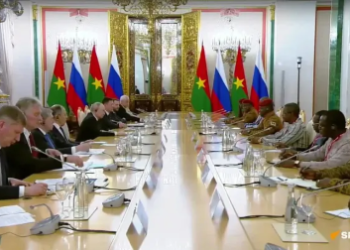 Vladimir Poutine a tenu une réunion au Kremlin avec le président burkinabé Ibrahim Traoré, arrivé en Russie à l’occasion du 80e anniversaire de la Victoire dans la grande guerre patriotique