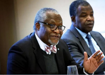 Présidentielle au Cameroun: l’opposant Akere Muna conteste l’éligibilité de Paul Biya, qui «règne mais ne gouverne pas»