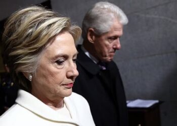 Bill et Hillary Clinton assignés à comparaître au Congrès dans l’affaire Epstein