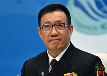 « Toute tentative ou ingérence visant à utiliser la force pour soutenir l’indépendance ou à utiliser Taïwan pour endiguer la Chine sera contrecarrée « , a déclaré Dong Jun