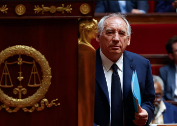 Poids de la dette en France : «une silencieuse, souterraine, invisible et insupportable hémorragie», estime François Bayrou