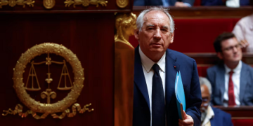 Poids de la dette en France : «une silencieuse, souterraine, invisible et insupportable hémorragie», estime François Bayrou