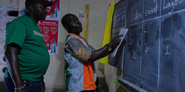 Présidentielle en Côte d’Ivoire: la CÉI poursuit le dépouillement par département, en attendant les résultats définitifs