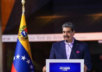 Qu’a déclaré le Kremlin concernant une éventuelle aide à Maduro dans un contexte de tensions avec les États-Unis ?