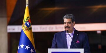 Qu’a déclaré le Kremlin concernant une éventuelle aide à Maduro dans un contexte de tensions avec les États-Unis ?