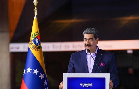 Qu’a déclaré le Kremlin concernant une éventuelle aide à Maduro dans un contexte de tensions avec les États-Unis ?