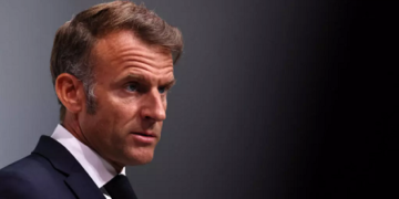 Macron entame une tournée africaine