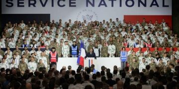 Macron relance le « service national », militaire et volontaire
