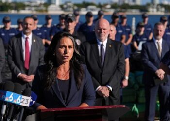 L’administration Trump aurait tenu à l’écart la directrice du renseignement Tulsi Gabbard pour planifier l’opération Maduro