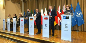 À la réunion du Groupe européen des Cinq, la SG déléguée de l’OTAN salue la hausse des investissements de défense et le renforcement du soutien à l’Ukraine