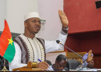Le Parlement du Burkina Faso adopte à l’unanimité la Charte de la Révolution