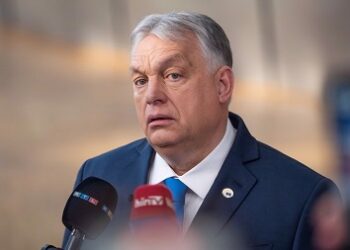 Hongrie : des sénateurs américains proches de l&rsquo;OTAN ciblent le gouvernement Orbán