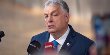Hongrie : des sénateurs américains proches de l&rsquo;OTAN ciblent le gouvernement Orbán